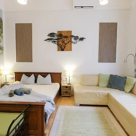 Acacia Private Rooms & Studios-2